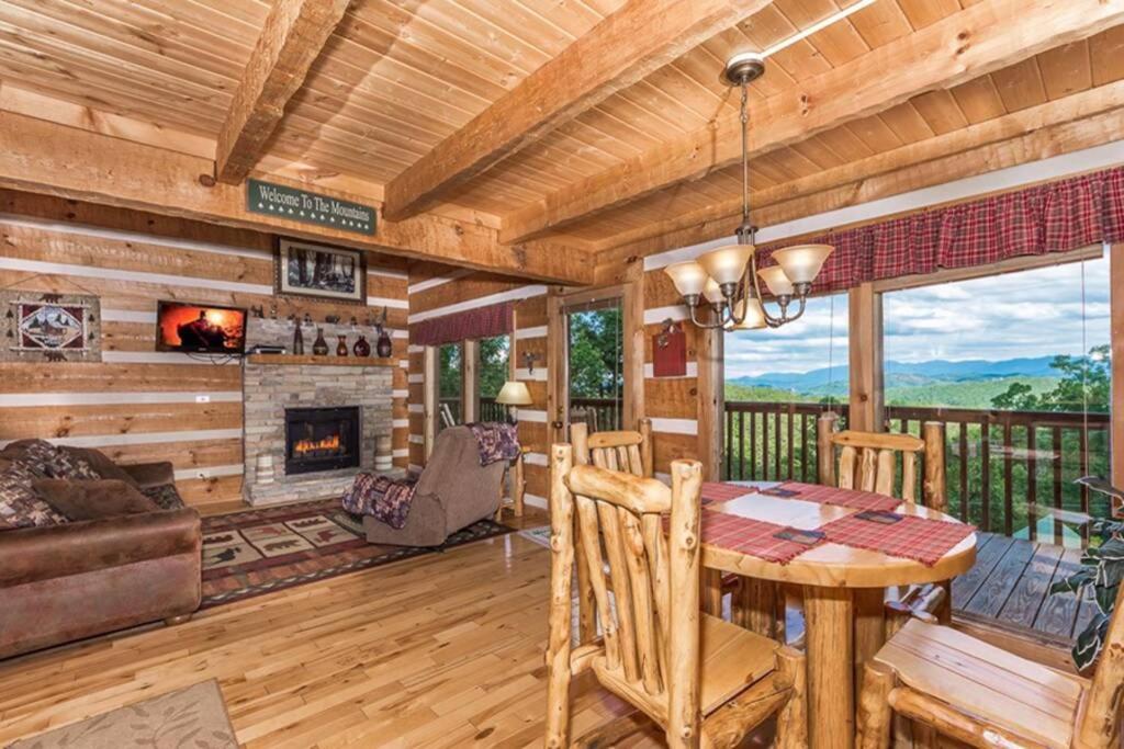 View! Private! Hot Tub,Pool Table,Fireplace,Relax! Sevierville Εξωτερικό φωτογραφία