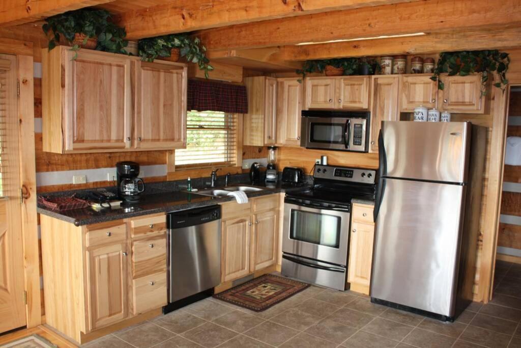 View! Private! Hot Tub,Pool Table,Fireplace,Relax! Sevierville Εξωτερικό φωτογραφία